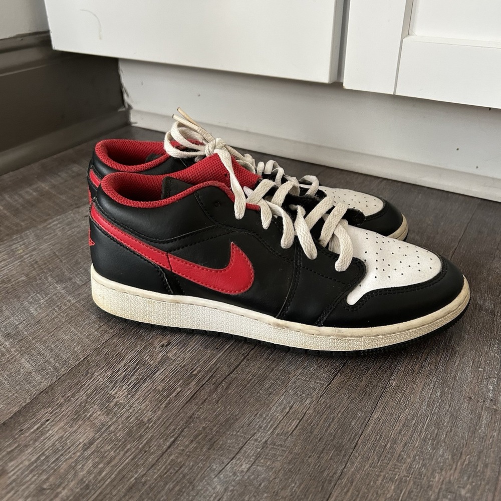 Nike Air Jordan 1 Low GS Gym Red Black White 553560-606 Youth Size 7Y Pre-Owned